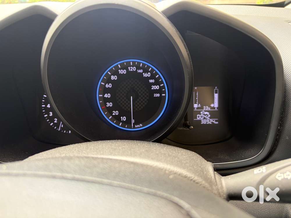 Hyundai Venue Petrol 39000 Km Driven