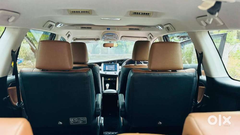 Toyota Innova Crysta 2.8z Automatic, 2016, Diesel