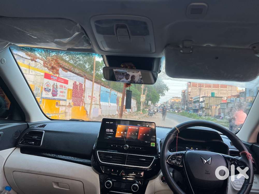 Mahindra Xuv300 Ax5l 2025