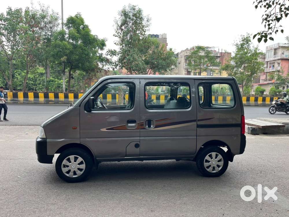 Maruti Suzuki Eeco 2025 Cng & Hybrids 66000 Km Driven