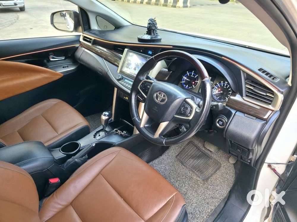 Toyota Innova Crysta 2.8 Zx At 7 Seater, 2016, Diesel
