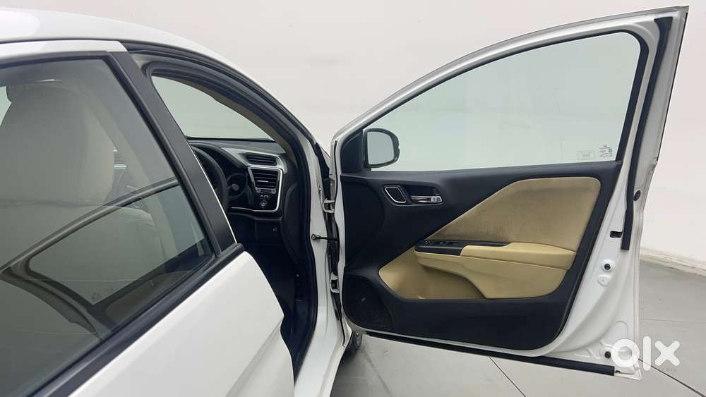 Honda City 1.5 V 4th Gen I-vtec Mt, 2023, Petrol