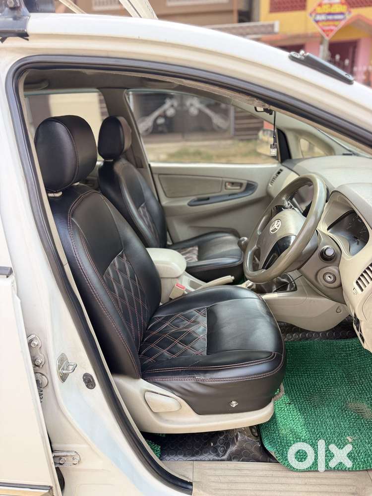 Toyota Innova 2.5 Gx 8 Str Bs-iii, 2012, Diesel