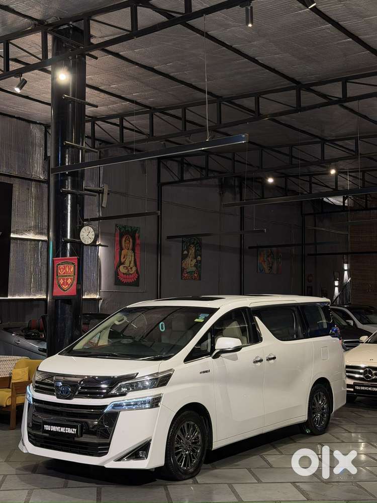 Toyota Vellfire Vip – Executive Lounge, 2022, Petrol