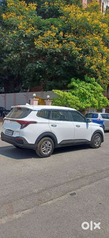 Kia Carens G 1.5 6mt Premium (o) 7-seater, 2025, Diesel