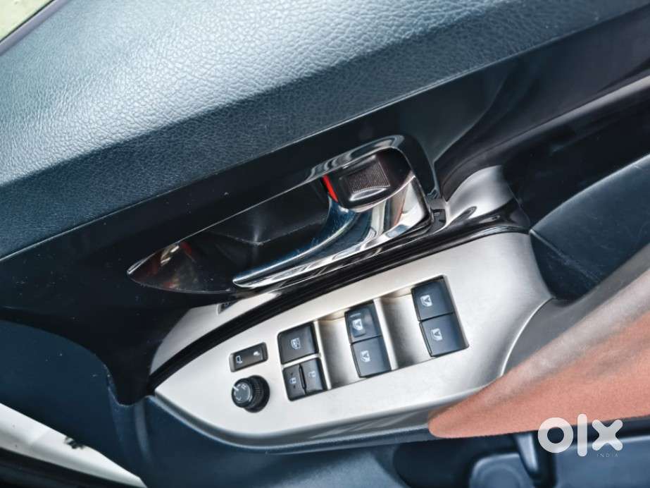 Toyota Innova Crysta 2.8 Zx At 7 Seater, 2018, Diesel