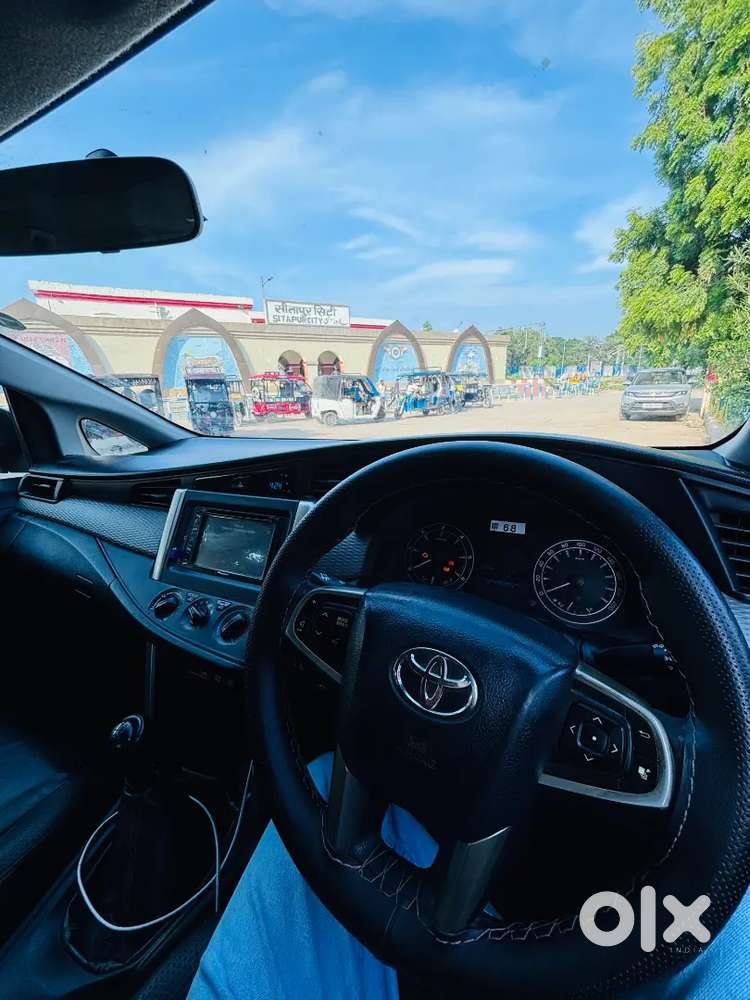 Toyota Innova Crysta 2.4 V Diesel 2017