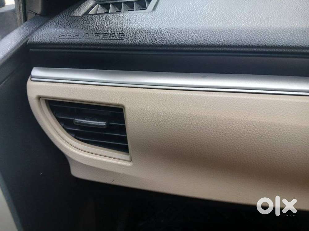 Toyota Corolla Altis 1.8 J, 2015, Petrol