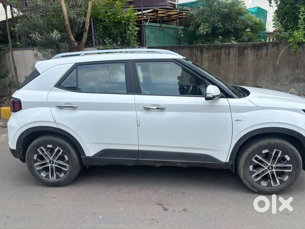 Hyundai Venue 2024 Petrol Turbo Automatic  19000 Km Driven