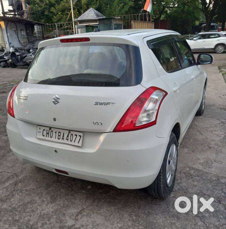 Maruti Suzuki Swift Vxi Optional, 2015, Petrol