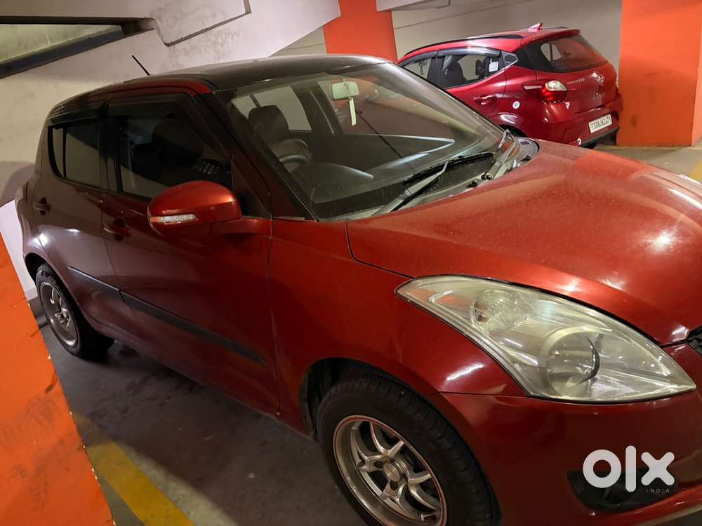 2013 Red Swift  Fully Loaded & Non-accidental  Must See!