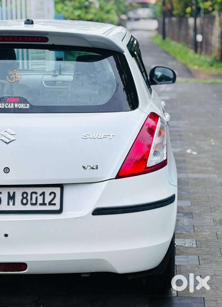 Maruti Suzuki Swift Vxi Optional, 2016, Petrol
