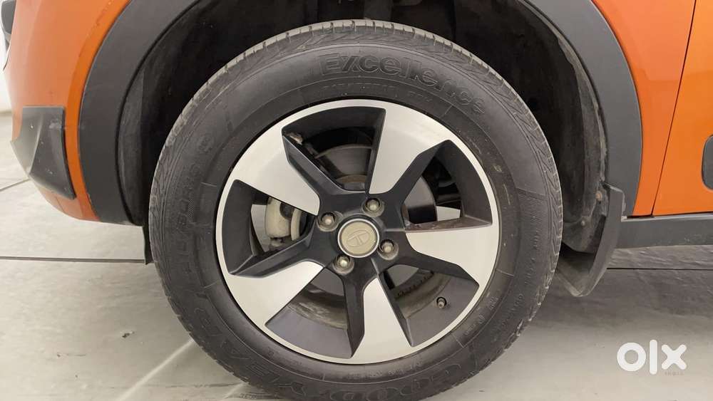 Tata Nexon 1.2 Revotron Xza Plus (l), 2019, Petrol