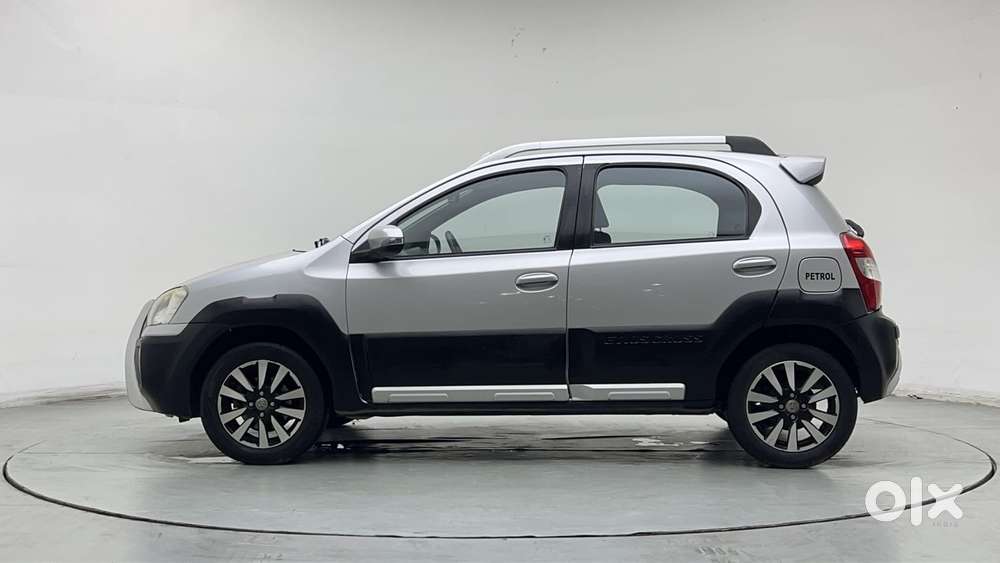 Toyota Etios Cross 1.2l G, 2016, Petrol
