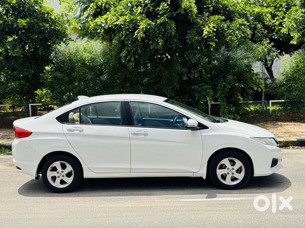 Honda City V Mt Sunroof, 2016, Petrol
