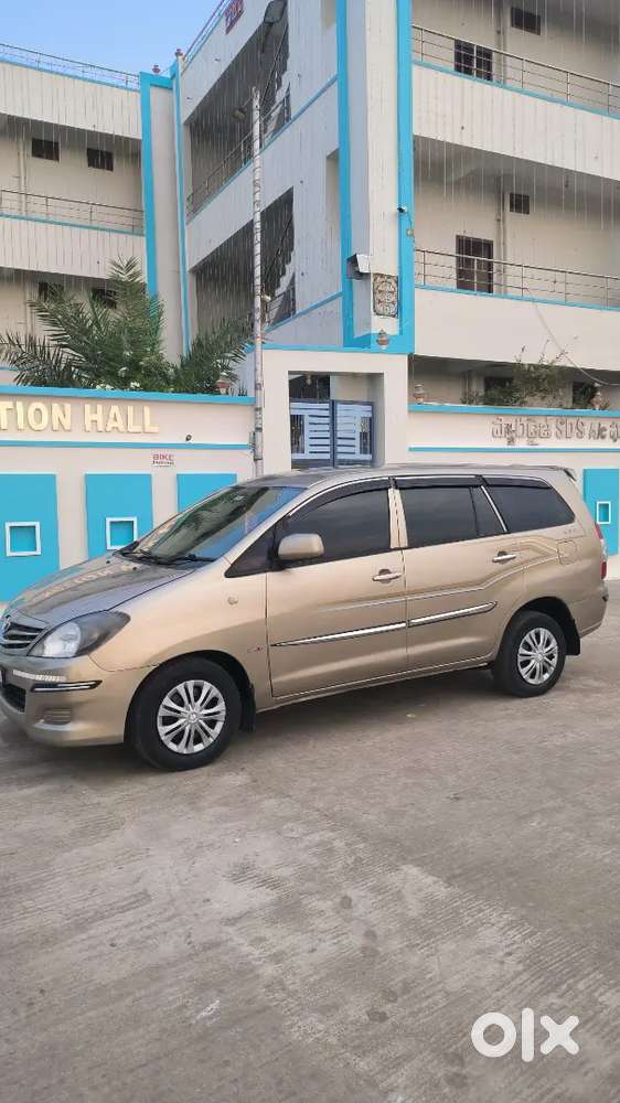 Toyota Innova 2.5 G Diesel 2010
