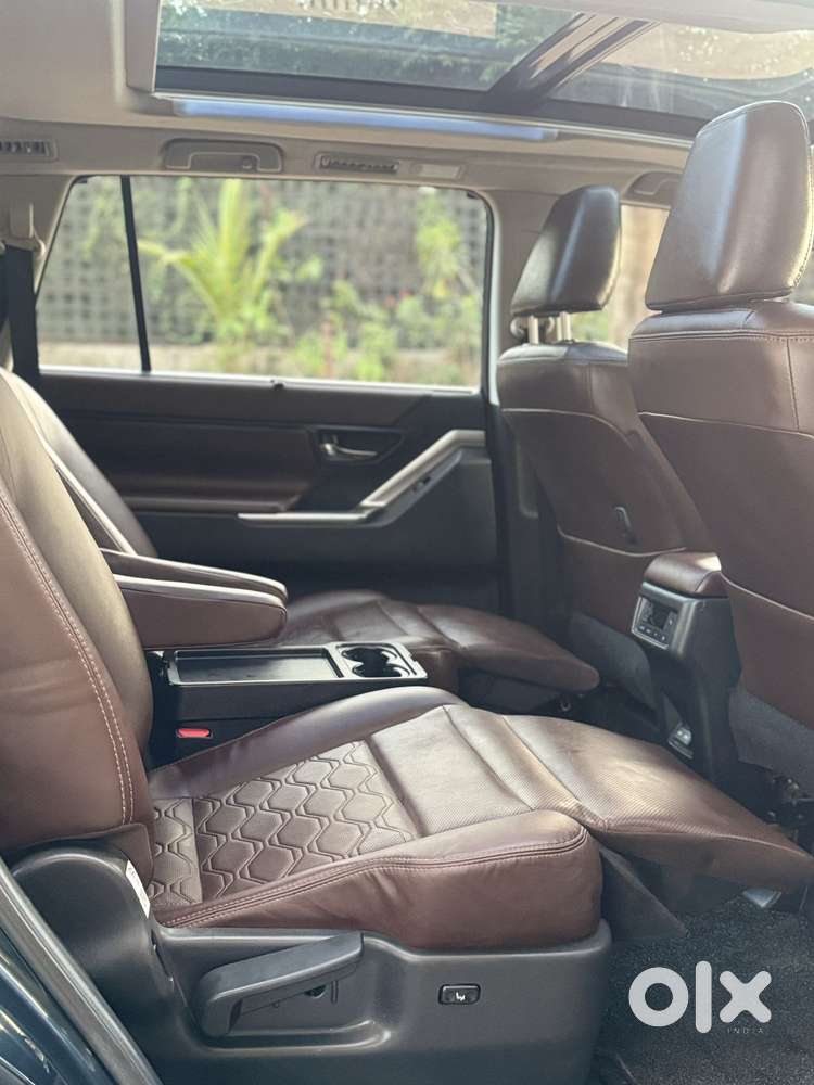 Toyota Innova Hycross 2.0 Zx (o) Hybrid 7 Str, 2025, Petrol