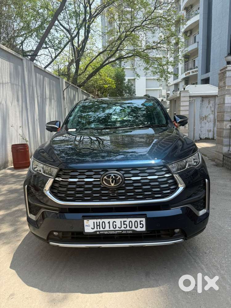 Toyota Innova Hycross 2025 Petrol Automatic