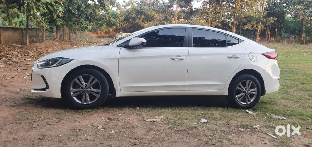 Hyundai Elantra 2017 Petrol 85000 Km Driven