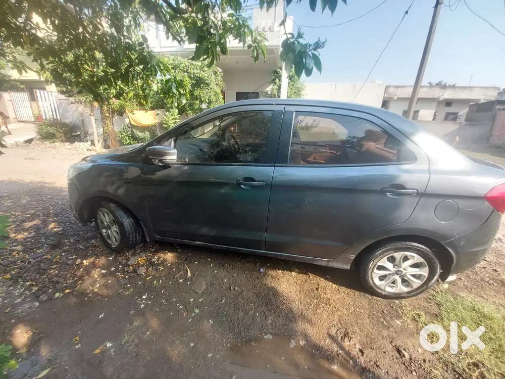 Ford Aspire Titanium Blu 2017