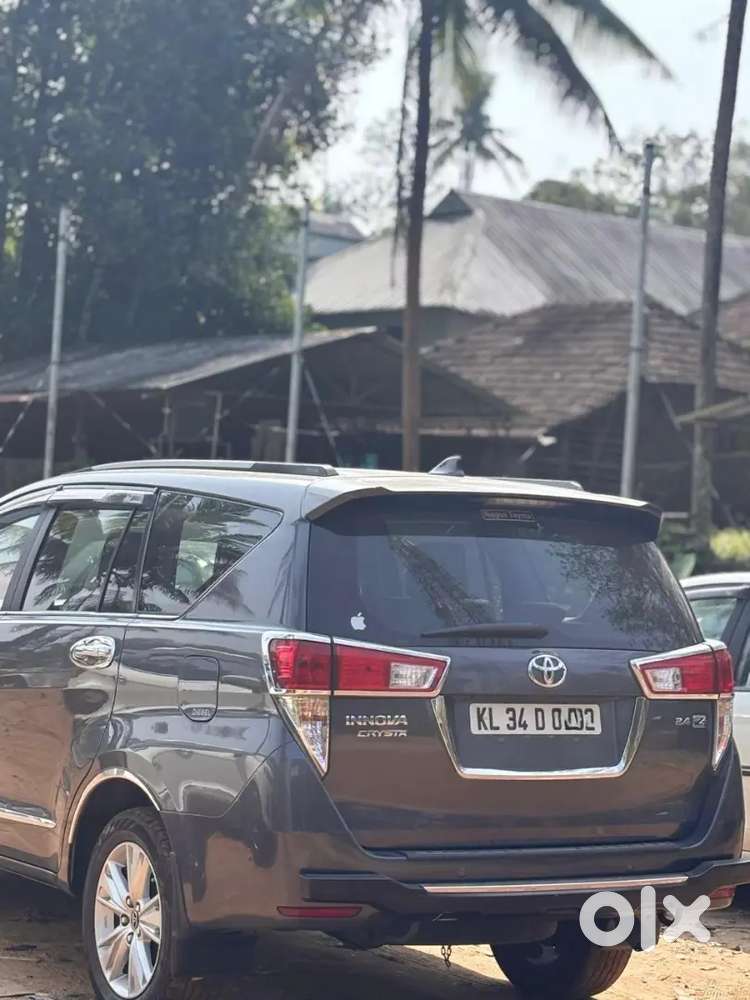 Toyota Innova Crysta 2016