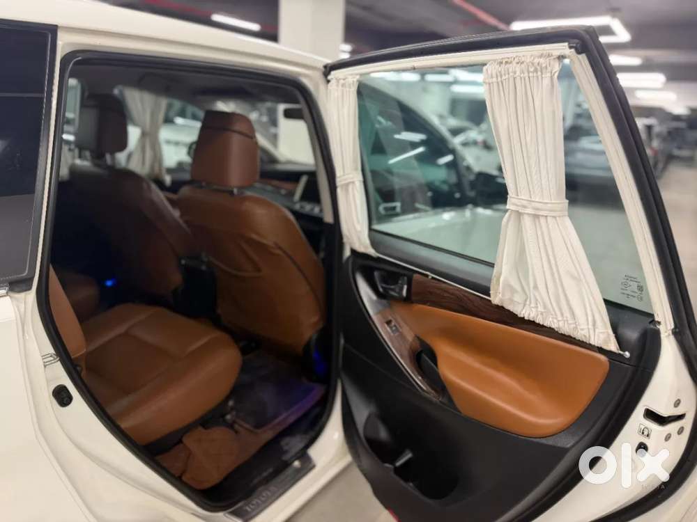 Toyota Innova Crysta 2.8 Gx At 7 Str, 2016, Diesel
