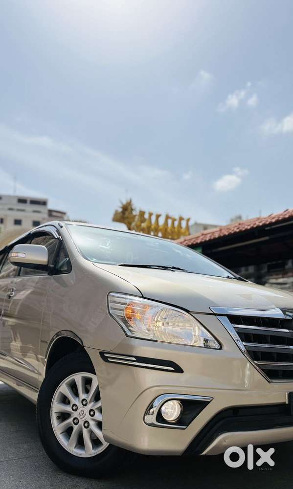 Toyota Innova 2.5 Vx 8 Seater Bs Iv, 2014, Diesel