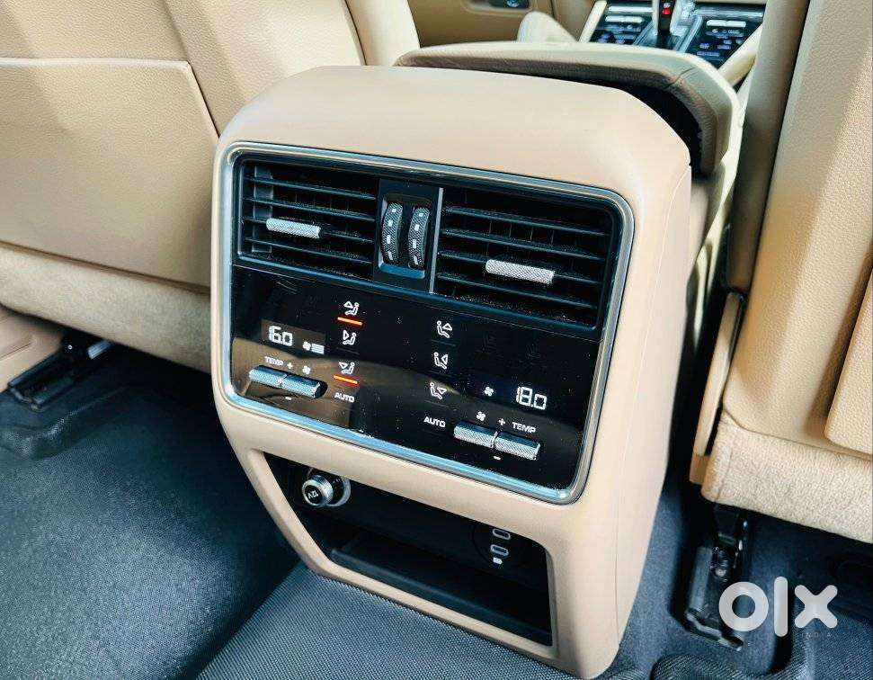 Porsche Cayenne Platinum Edition, 2023, Petrol