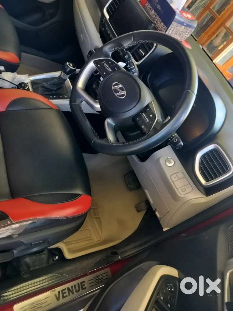 Hyundai Venue 2022 Petrol Well Maintained