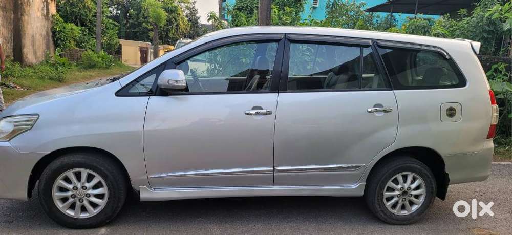Toyota Innova 2.5 V 8 Str, 2015, Diesel
