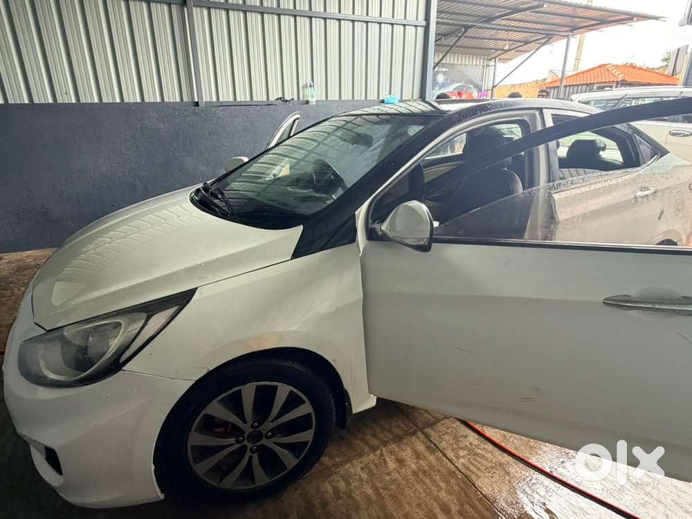 Hyundai Fluidic Verna 2012