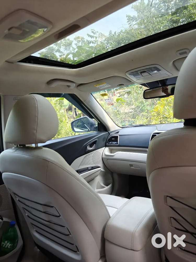 Mahindra Xuv300 2022 Petrol 33700 Km Driven