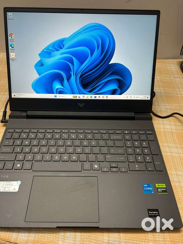 HP victus 15 FA2700TX