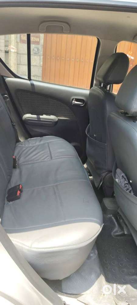 Maruti Suzuki Ritz Vxi, 2013, Petrol