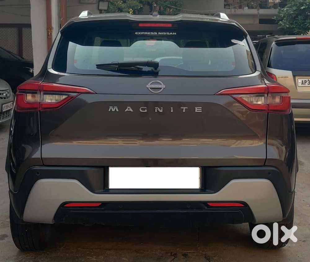 Nissan Magnite 1.0 Xv Premium, 2023, Petrol
