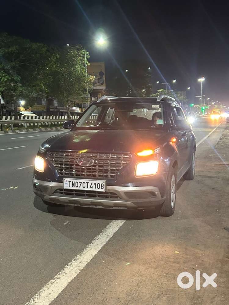 Hyundai Venue Petrol 2019