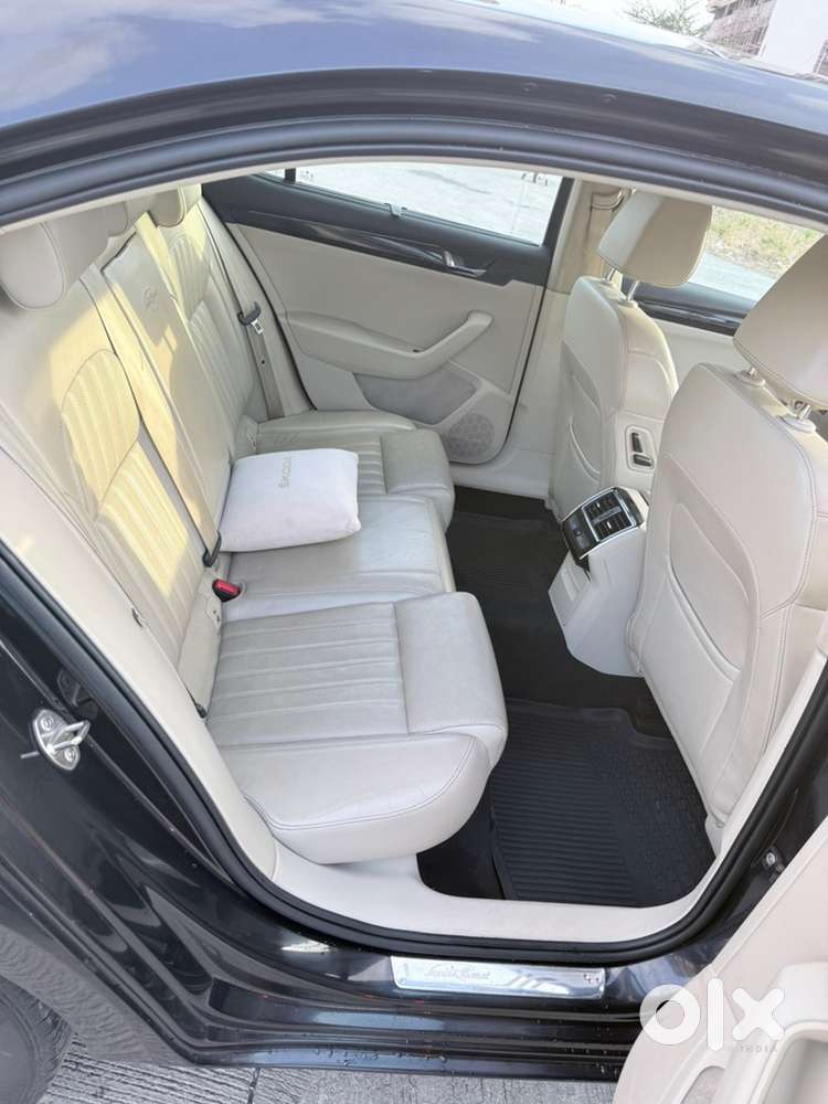 Skoda Superb Petrol 2018