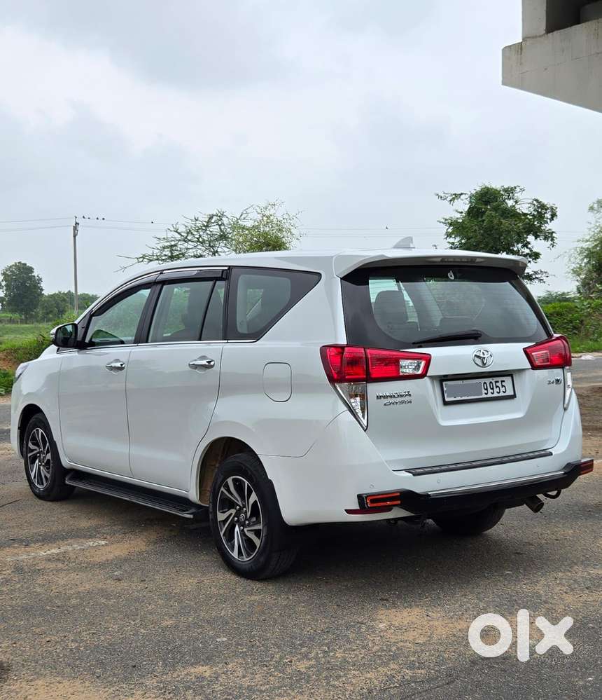 Toyota Innova Crysta 2.4 V 7 Str, 2025, Diesel