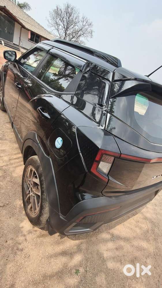 Mahindra Car Petrol 2025