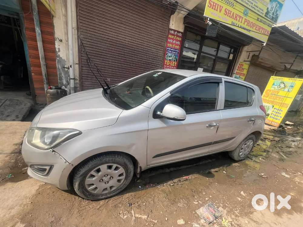 Hyundai I20 1.2 Magna 2014 Cng And Petrol Both ,ac Fully Worked