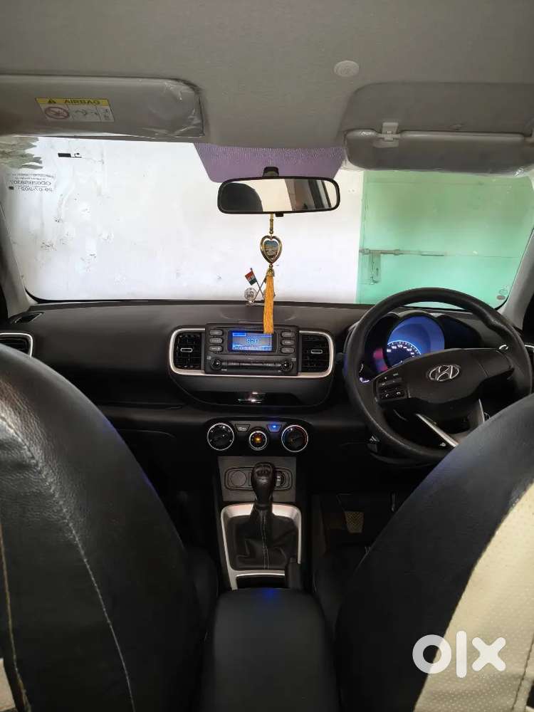 Mint Condition Manual Car Venue, Very Low Km Running In 4yr