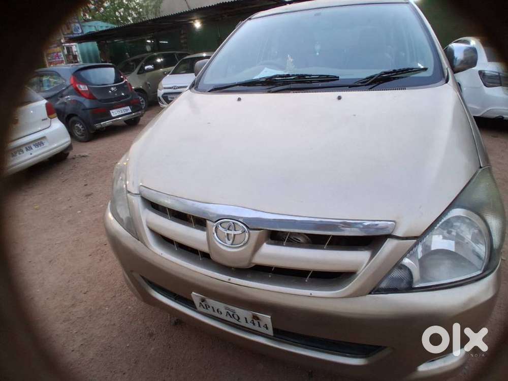 Toyota Innova 2.5 G (diesel) 8 Seater, 2005, Diesel