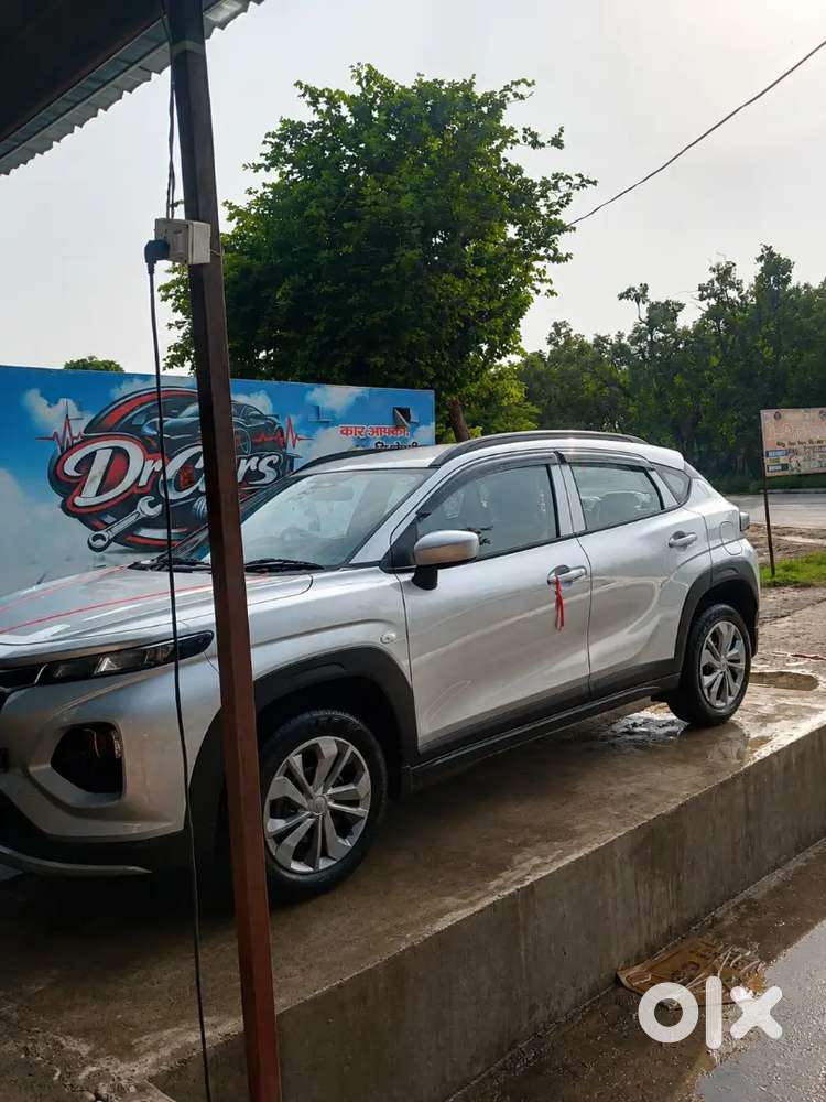 2026 Maruti Fronx Sigma 1.2 Petrol  Only 5,200 Km  Splendid Silver