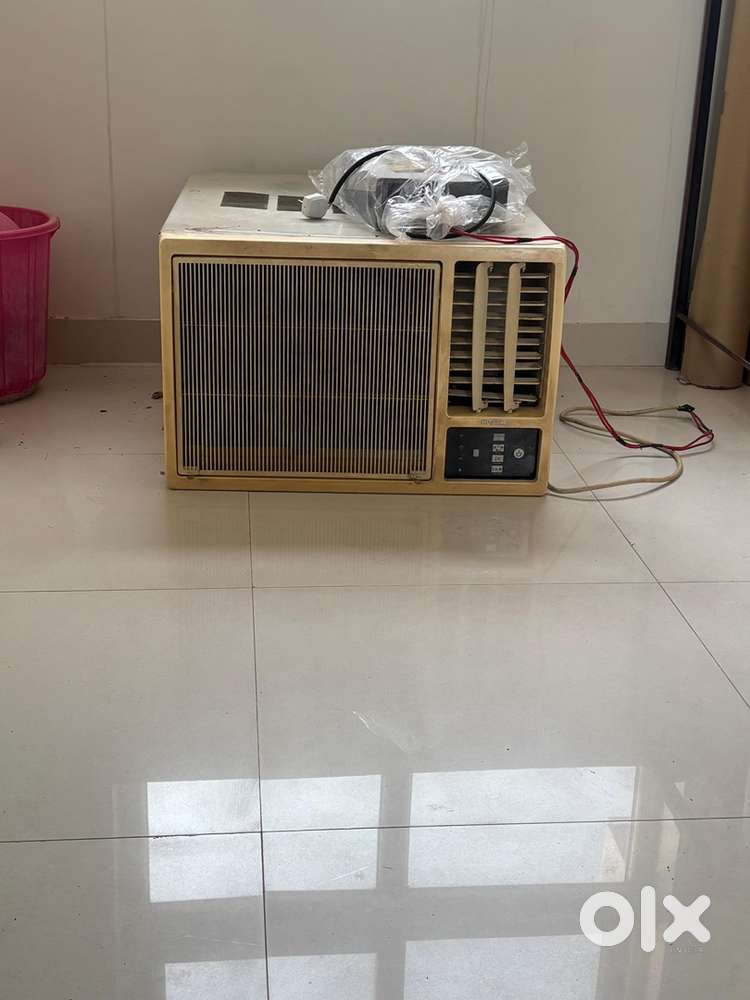 Hitachi AC for sale