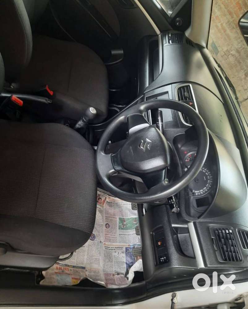 Maruti Suzuki Swift Lxi Optional-o, 2017, Petrol