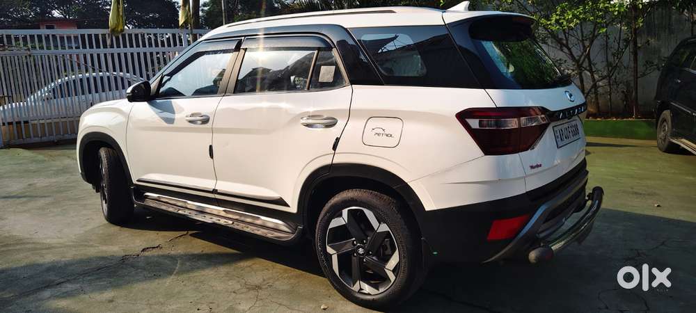 Hyundai Alcazar Platinum (o) 7 Str 1.5 Petrol Dct, 2023, Petrol