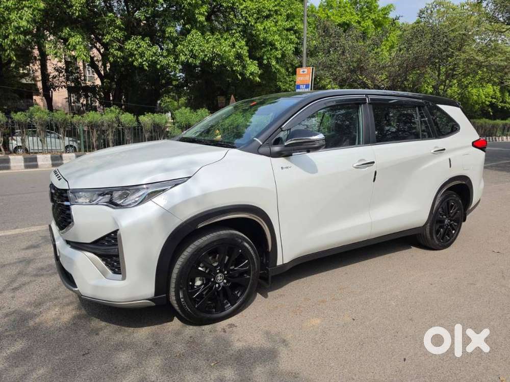 Toyota Innova Hycross 2.0 Zx (o) Hybrid 7 Str, 2025, Petrol