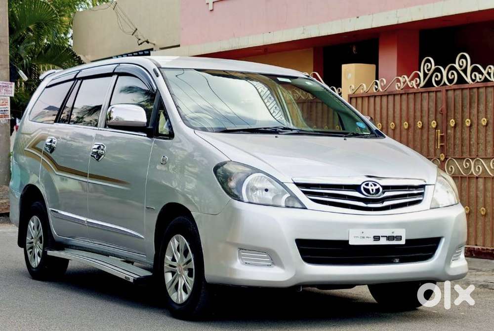 Toyota Innova 2.5 G (diesel) 8 Seater, 2011, Diesel