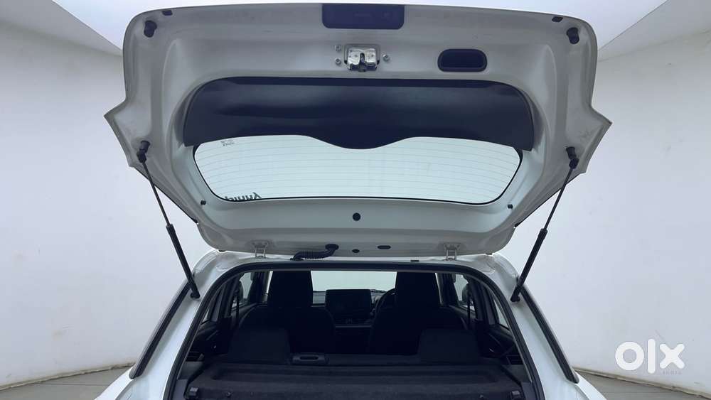 Maruti Suzuki Swift Amt Vxi, 2025, Petrol