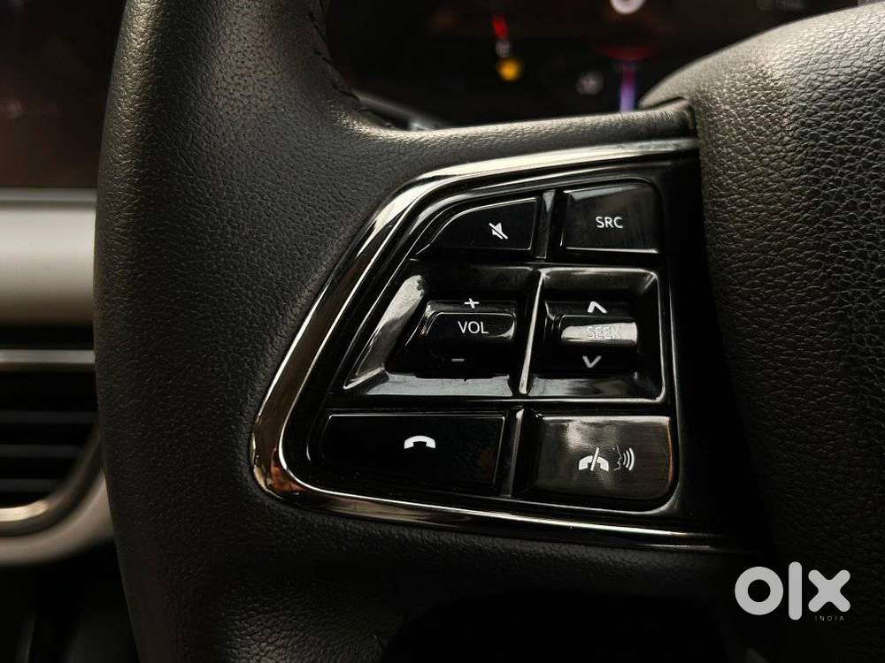 Mahindra Xuv700 2.0 Ax 7 Petrol At Luxury Pack Str, 2026, Petrol